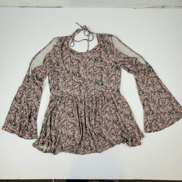 American Eagle Outfitters Tops - American Eagle Outfitters Cold Shoulder Top